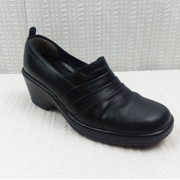 Black Dansko Shoes Size 8 (38) Women’s EUC - Picture 3 of 8